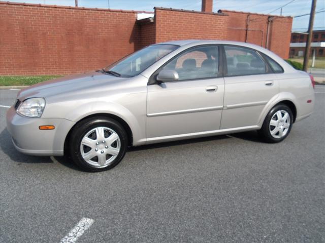 Photo of 2005 Suzuki Forenza