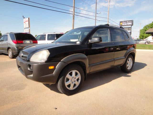 Photo of 2005 Hyundai Tucson