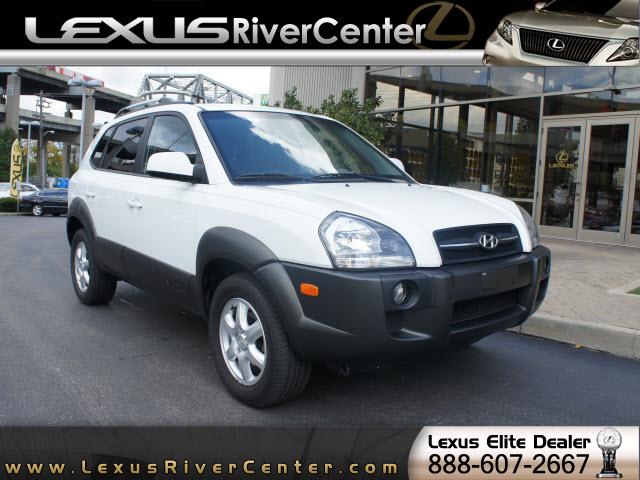 Photo of 2005 Hyundai Tucson