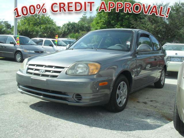 Photo of 2004 Hyundai Accent