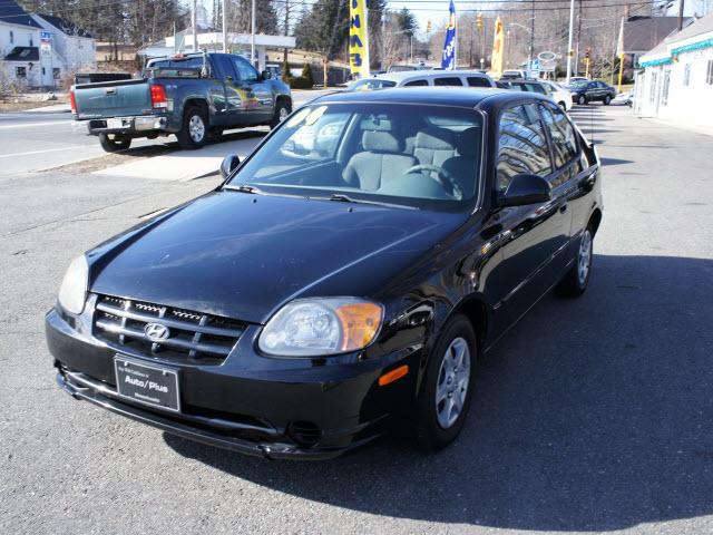 Photo of 2004 Hyundai Accent