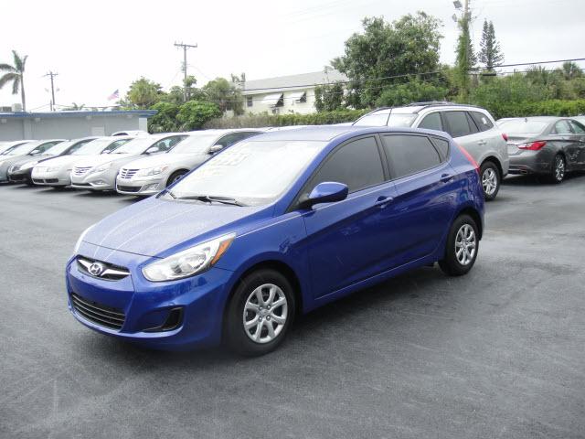 Photo of 2012 Hyundai Accent
