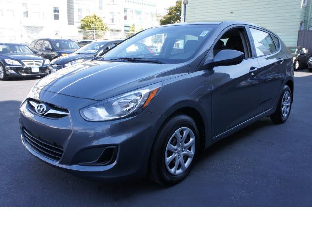 Photo of 2012 Hyundai Accent