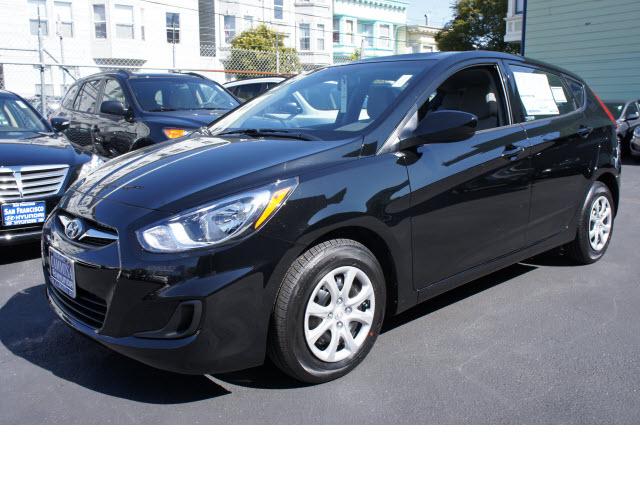 Photo of 2012 Hyundai Accent