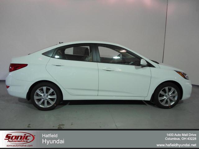 Photo of 2012 Hyundai Accent