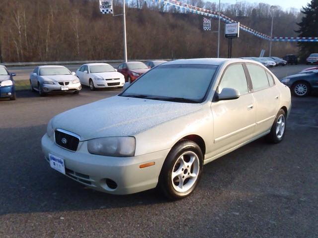Photo of 2003 Hyundai Elantra