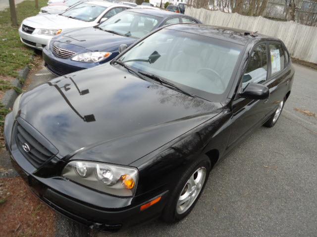 Photo of 2004 Hyundai Elantra