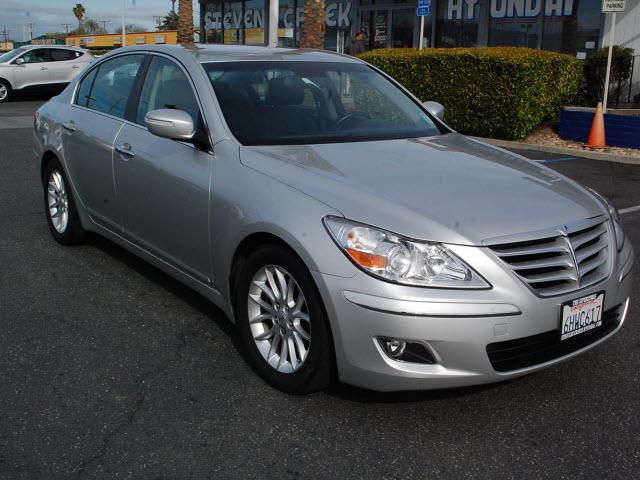 Photo of 2009 Hyundai Genesis