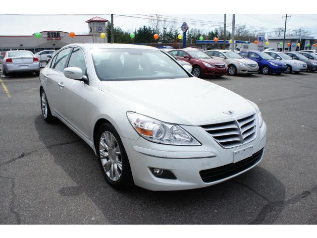 Photo of 2009 Hyundai Genesis