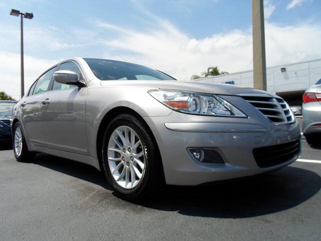 Photo of 2009 Hyundai Genesis
