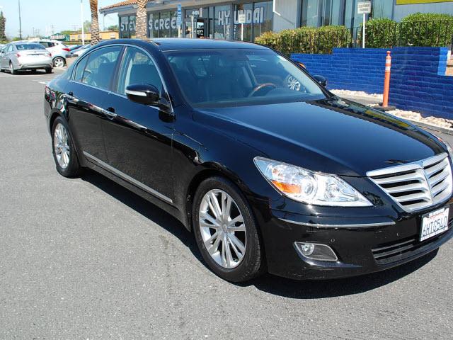 Photo of 2009 Hyundai Genesis