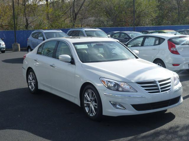 Photo of 2012 Hyundai Genesis