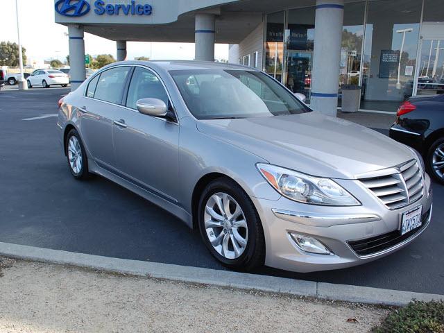 Photo of 2012 Hyundai Genesis