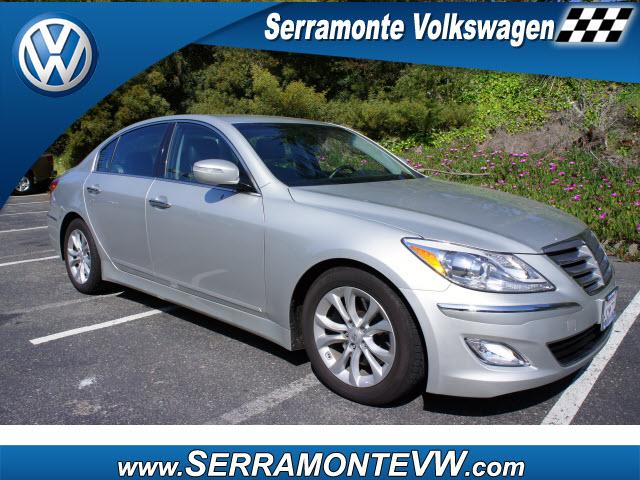 Photo of 2012 Hyundai Genesis