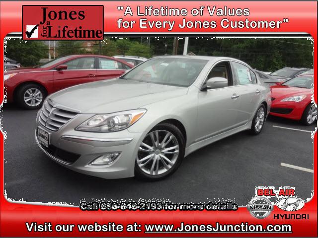 Photo of 2012 Hyundai Genesis