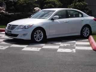 Photo of 2012 Hyundai Genesis