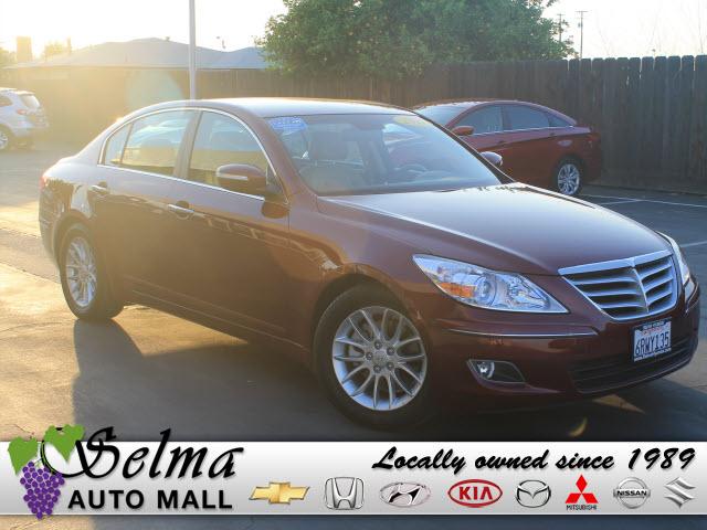 Photo of 2011 Hyundai Genesis