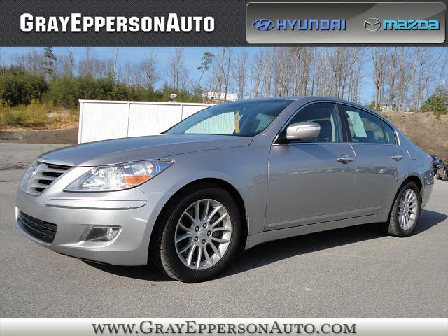 Photo of 2011 Hyundai Genesis