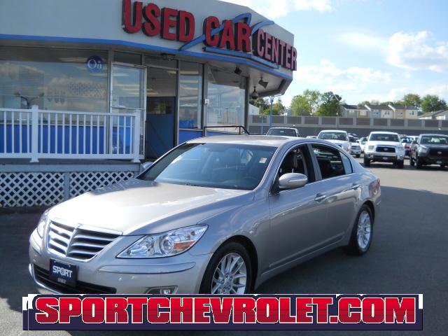 Photo of 2011 Hyundai Genesis