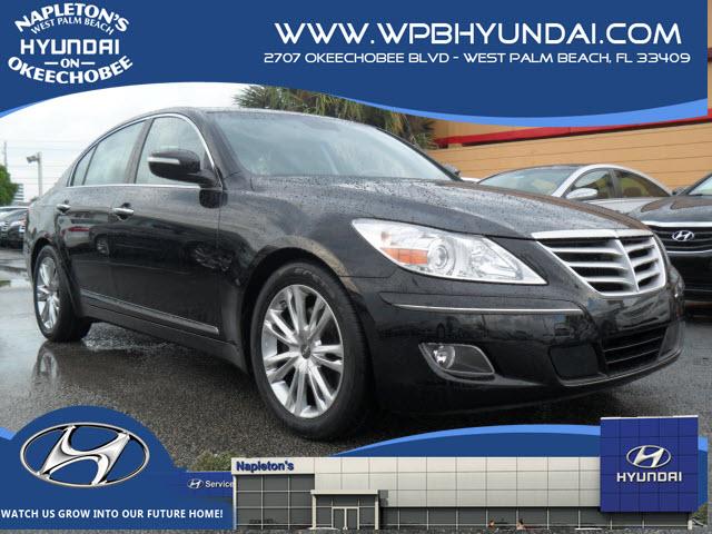 Photo of 2010 Hyundai Genesis
