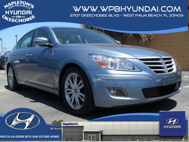 Photo of 2011 Hyundai Genesis