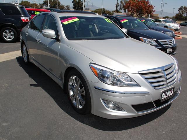 Photo of 2012 Hyundai Genesis