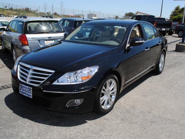 Photo of 2010 Hyundai Genesis