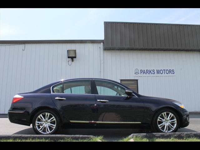 Photo of 2010 Hyundai Genesis