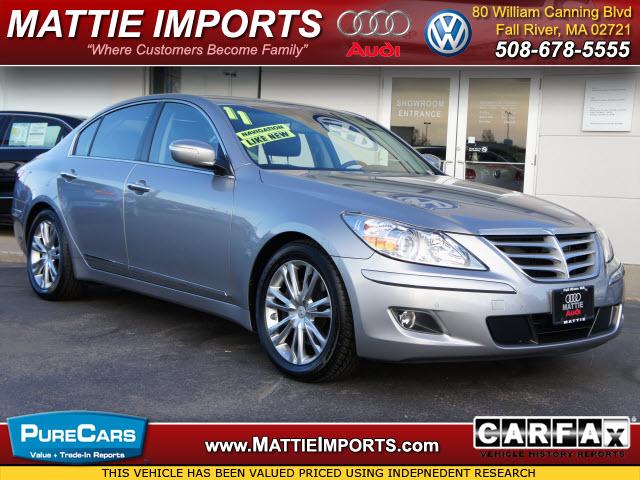 Photo of 2011 Hyundai Genesis