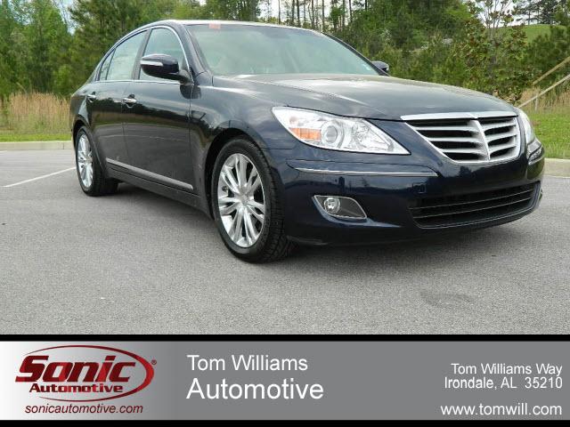 Photo of 2010 Hyundai Genesis