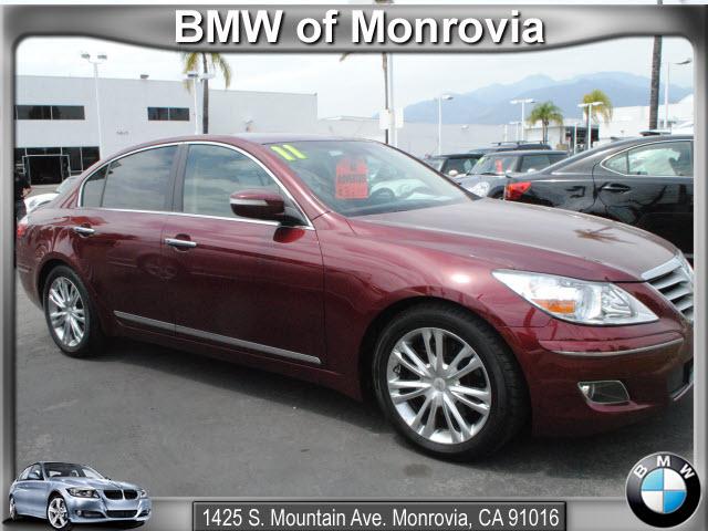 Photo of 2011 Hyundai Genesis