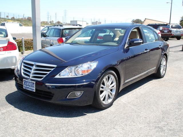 Photo of 2010 Hyundai Genesis