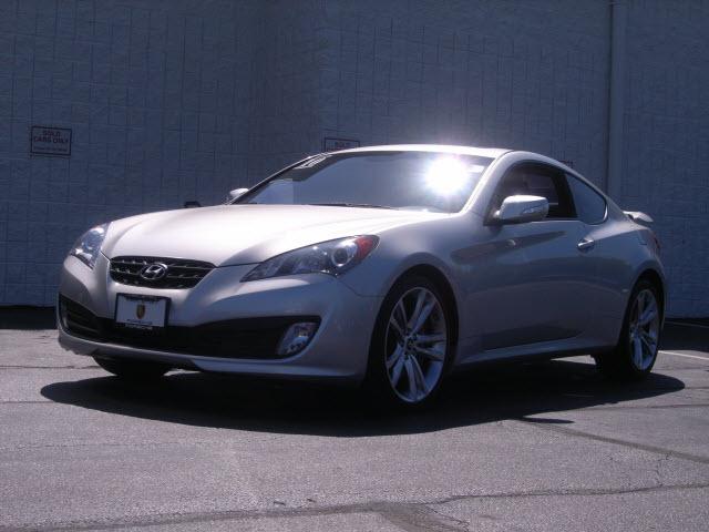 Photo of 2010 Hyundai Genesis Coupe