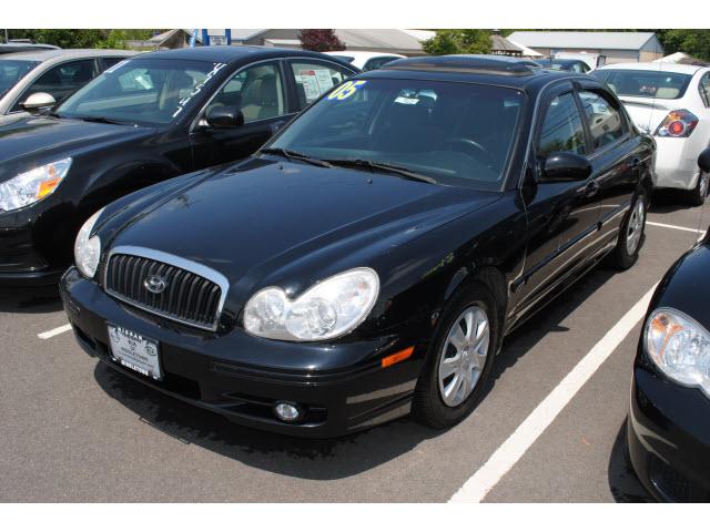Photo of 2005 Hyundai Sonata