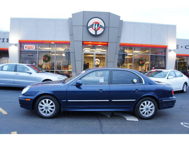 Photo of 2004 Hyundai Sonata