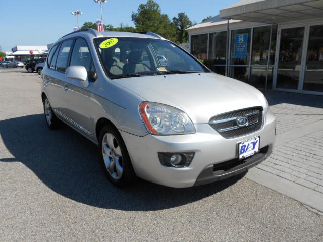 Photo of 2007 Kia Rondo