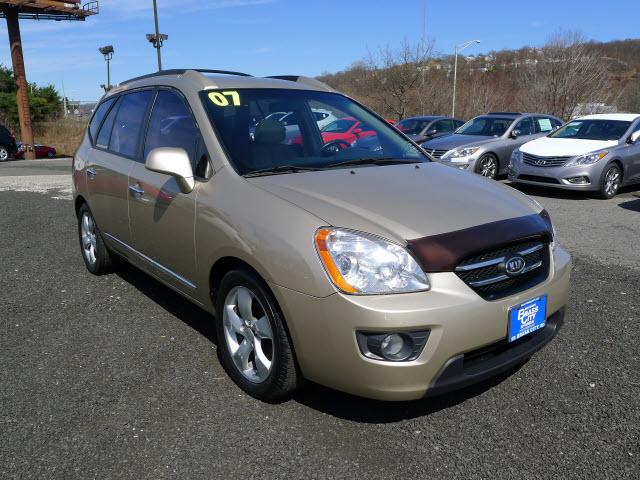 Photo of 2007 Kia Rondo