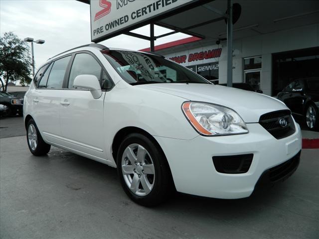 Photo of 2008 Kia Rondo