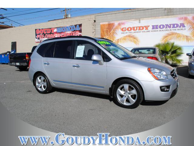 Photo of 2008 Kia Rondo