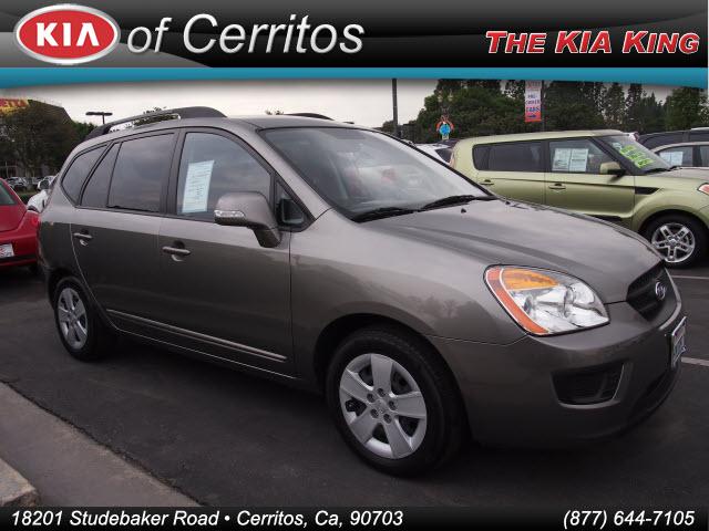 Photo of 2010 Kia Rondo