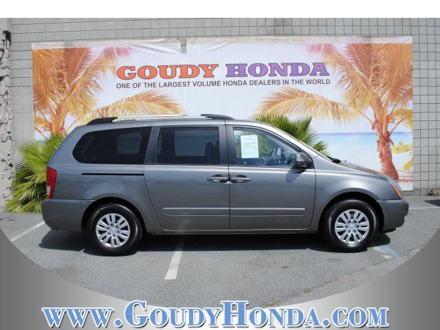 Photo of 2011 Kia Sedona