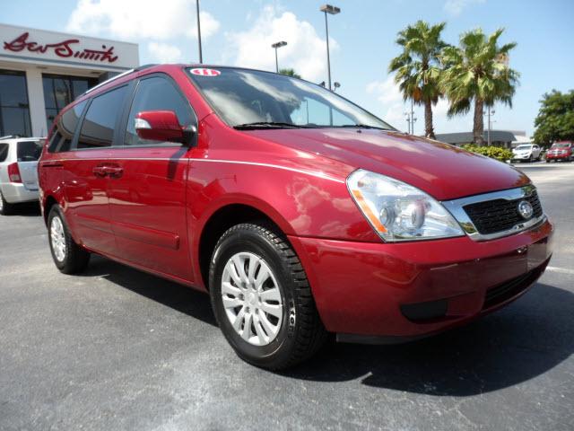 Photo of 2011 Kia Sedona