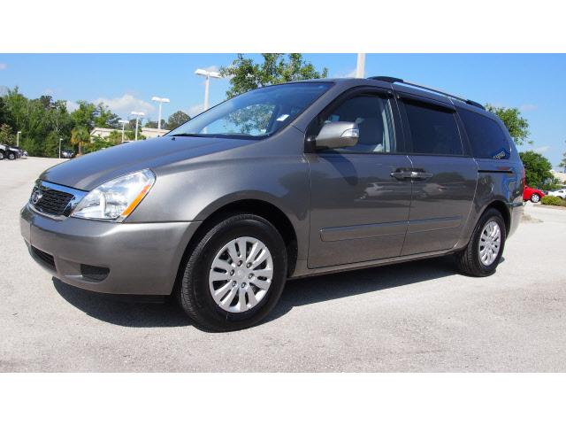 Photo of 2011 Kia Sedona
