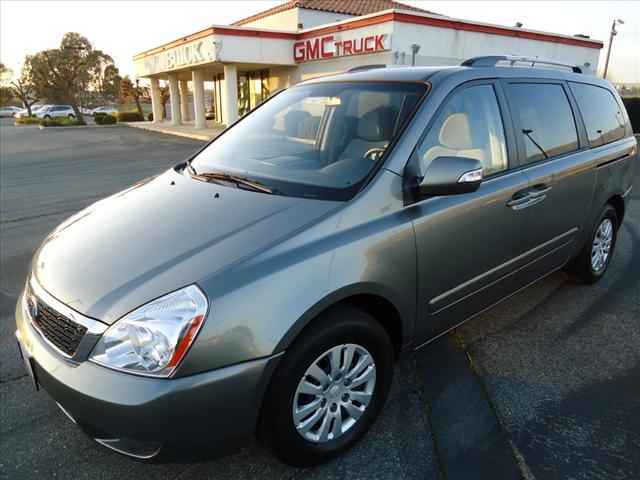 Photo of 2011 Kia Sedona