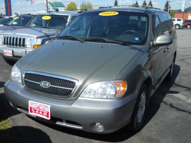 Photo of 2005 Kia Sedona