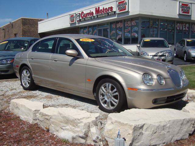 Photo of 2005 Jaguar S-Type