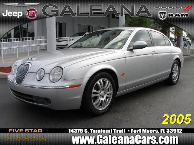 Photo of 2005 Jaguar S-Type