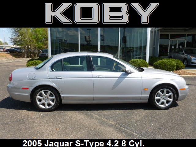 Photo of 2005 Jaguar S-Type