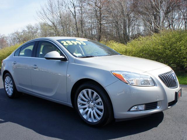 Photo of 2011 Buick Regal