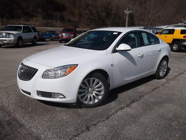 Photo of 2011 Buick Regal